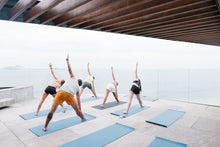Carregar imagem no visualizador da galeria, Yoga no terraço + Café da manhã