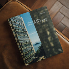 Carregar imagem no visualizador da galeria, City & Sea Shop | Livro Onde o Rio encontra o Mar - Where the city meets the sea